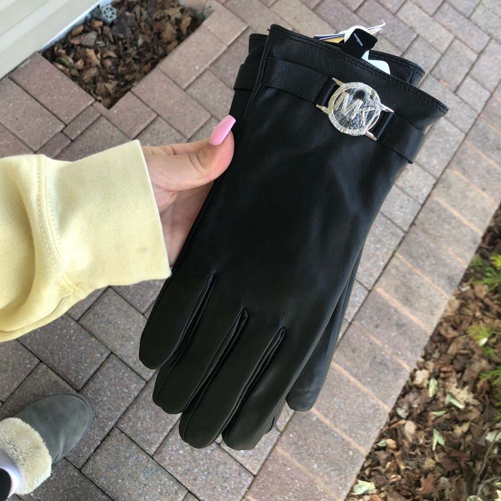 Black leather michael kors gloves